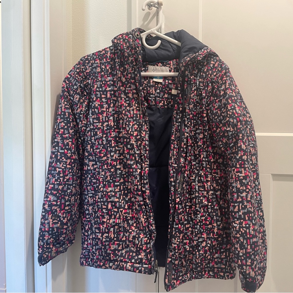 Columbia kids coat with hood.